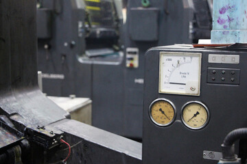 ドイツ製の旧式オフセット印刷機