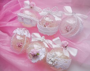 christmas balloons with ribbon