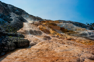 Obraz premium Mammoth Hot Springs, Yellowstone, Wyoming, United States of America 