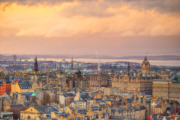 Obraz premium Old town Edinburgh city skyline, Scotland