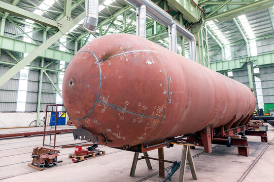 Horizontal cylindrical presure storage tank manufacturing. A pressure vessel is a container designed to hold gases or liquids at a pressure substantially different from the ambient pressure.