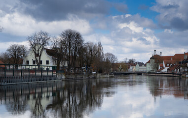Fototapeta na wymiar Isar river in Landshut in Bavaria