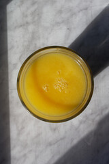 Koktajl (smoothie) z melona i mango na soku pomarańczowym  - obrazy, fototapety, plakaty