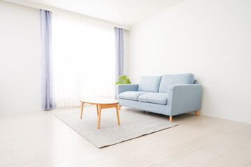 誰もいないシンプルな部屋