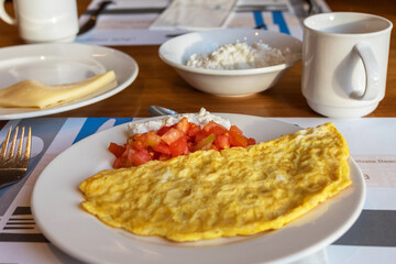 Fresh breakfast, omelet for guests' meals in the hotel
