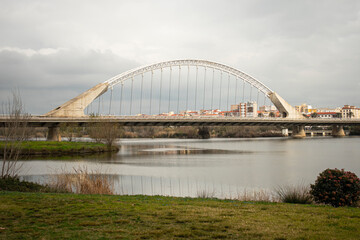 Self-supporting bridge over the Guadiana river as it passes through Mérida, Badajoz, Extremadura. Spain