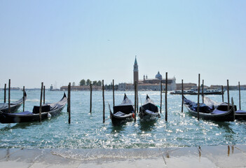 Gondeln im Venedig