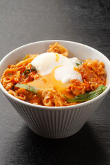 豚キムチ丼