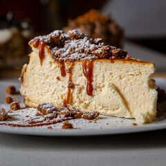 CHEESECAKE WITH NUTS DESSERT 