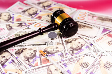 Drug use in the United States is punishable by justice and with fines of many dollars.