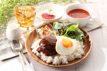 ハワイアン　ロコモコ　スープ　デザート　ドリンク　セット