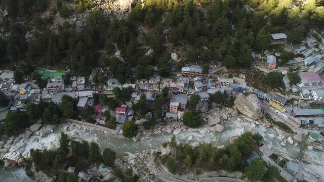 Village de Gangotri dans l'&Eacute;tat de l'Uttarakhand en Inde vue du ciel