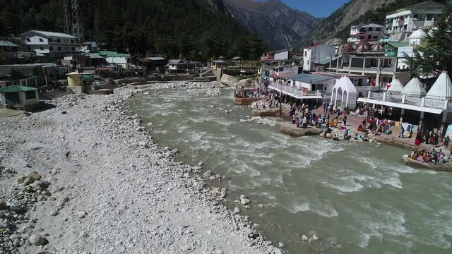 Village de Gangotri dans l'&Eacute;tat de l'Uttarakhand en Inde vue du ciel