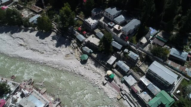 Village de Gangotri dans l'&Eacute;tat de l'Uttarakhand en Inde vue du ciel