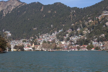 Fototapeta na wymiar Nainital lake
