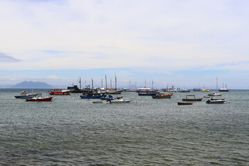 Obraz premium barcos em Búzios rio de janeiro