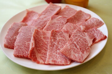 カルビ・牛肉・三角バラ・上カルビ