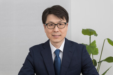 Web会議をしているビジネスマン