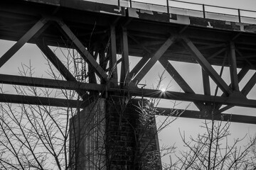 Eisenbahnbrücke in Zwettl schwarz weiss