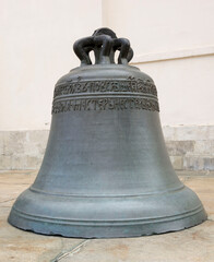 Obraz premium The old church bell in the Kremlin