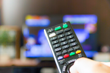 リモコン操作 テレビ