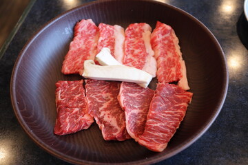 焼肉盛合わせ
カルビ・ハラミ