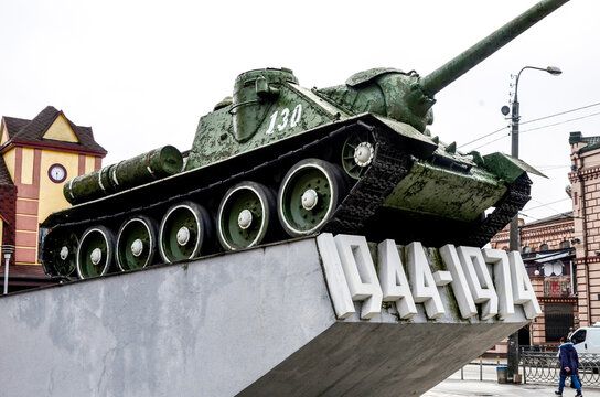 Monument to old military tank SU-100.Monument to Liberating Soldiers in Rivne, Ukraine