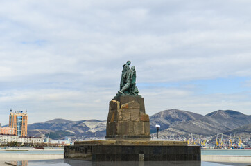 Obraz premium Spring embankment of Admiral Serebryakov in the city of Novorossiysk. This is a public place and no permission to take or use a photo is required.