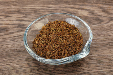 Dry zeera seeds in the bowl