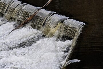 Welt des Wassers - Am Wehr - Detailaufnahme vom Saalewehr in Ziegenrück