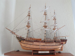 Barcos de madera a mano