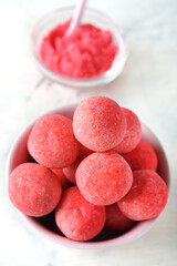 Energy bites with pitahaya powder