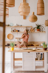 Young woman in the kitchen © Юлия Батаева