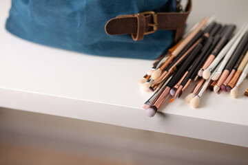 Fototapeta premium makeup brushes and cosmetic bag