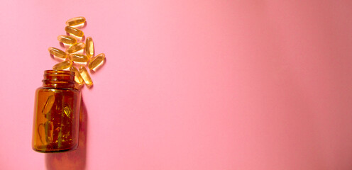 Medicines and vitamins for medical use and body maintenance
Put on the floor in a glass jar.