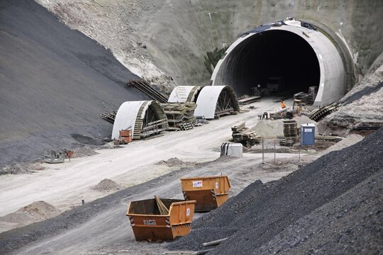 Bau einer ICE-R&ouml;hre