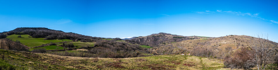 Fototapeta na wymiar vue panoramique de la région Auvergne