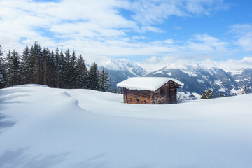 Skihütte in den Alpen 