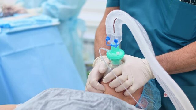 Introducing a patient to anesthesia before surgery