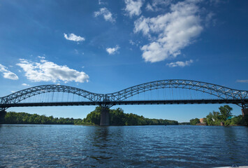 Fototapeta na wymiar Arrigoni Bridge over the Connecticut River in Middletown.