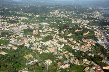 vorort von Korfu-Stadt aus der Luft