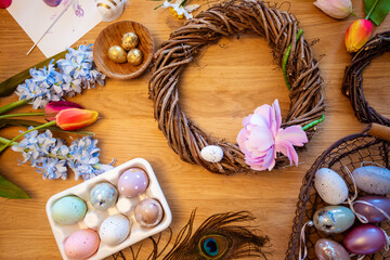 Obraz na płótnie Canvas Top view decorating set for Easter wreaths