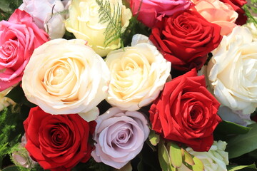 Mixed roses flower arrangement