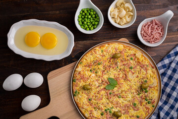 Omelete de ovos com ervilha, palmito e presunto