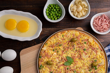 Omelete de ovos com ervilha, palmito e presunto