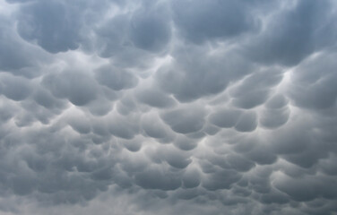 mammatus clouds