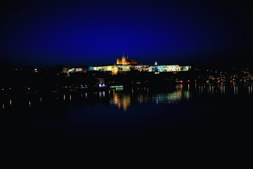Obraz premium prague bridges river / panoramic tourist view czech republic capital. Landscape with bridges across the river of vltava in Prague