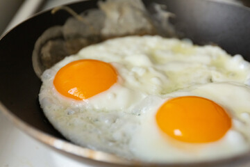 scrambled eggs for a healthy breakfast