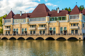 Obraz premium Yakubov Palace Attraction the Fourth Kamensky pond at VDNH in Moscow.