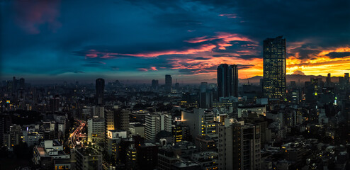 Fototapeta premium Tokyo skyline during sunset as seen from the Tokyo Tower, Japan